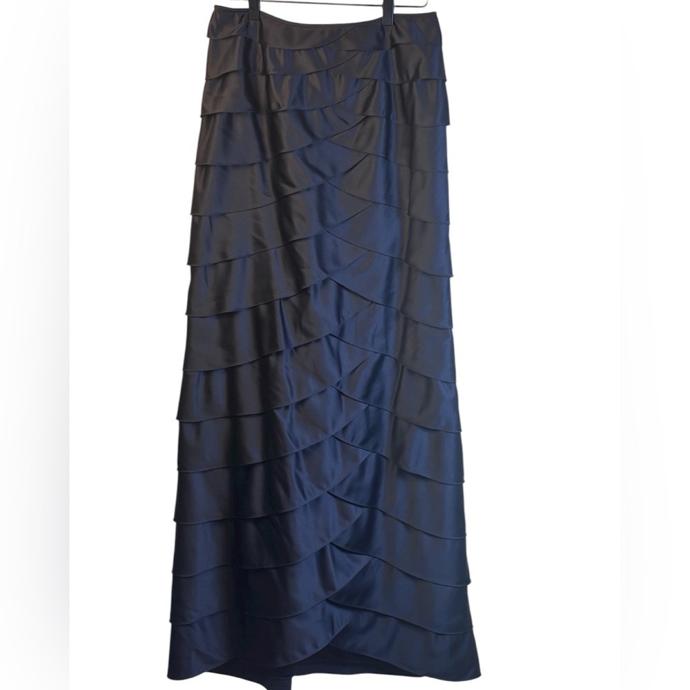 Adrianna PAPELL Evening Essentials Elegant Black Tiered Maxi Skirt Size 6